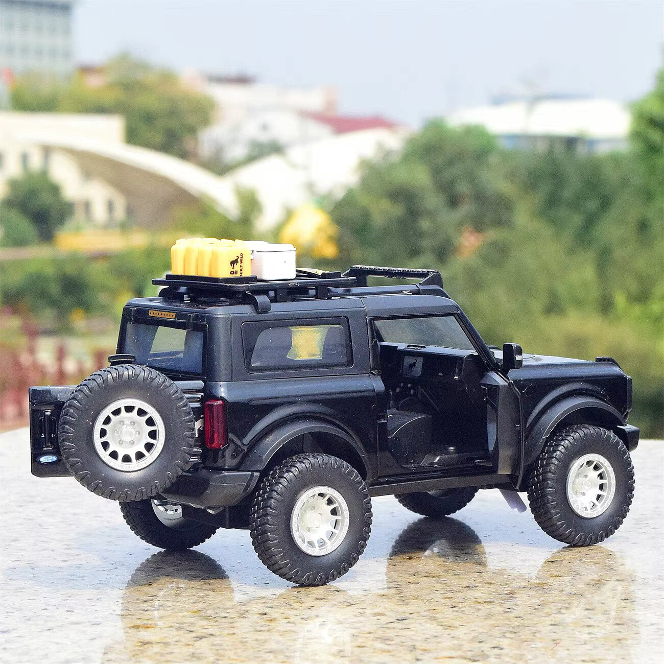 Diecast Model Ford Bronco Lima 1/32