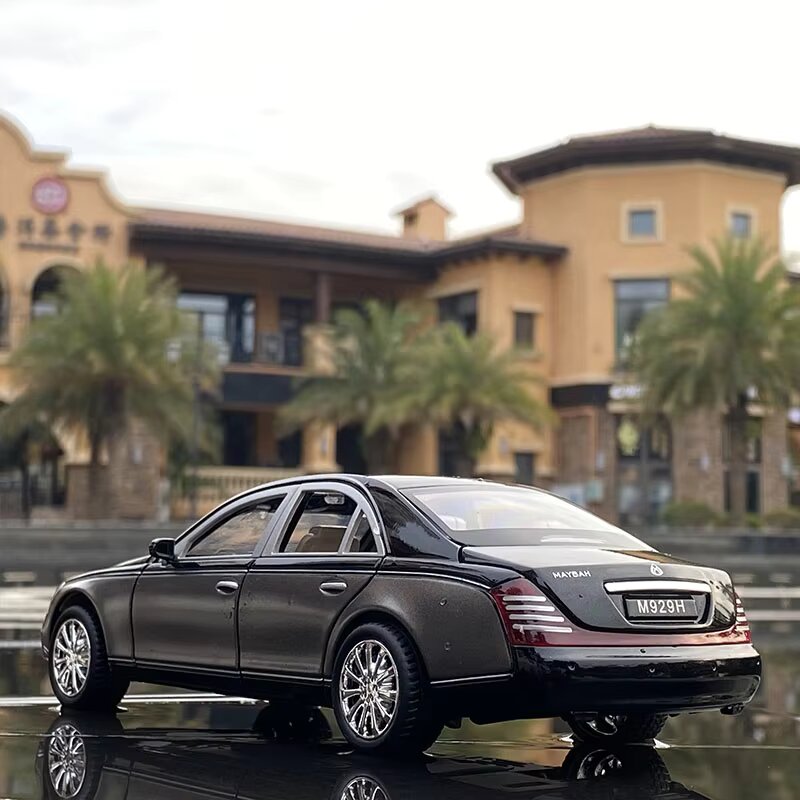 Diecast Model Maybach 62S 1/24